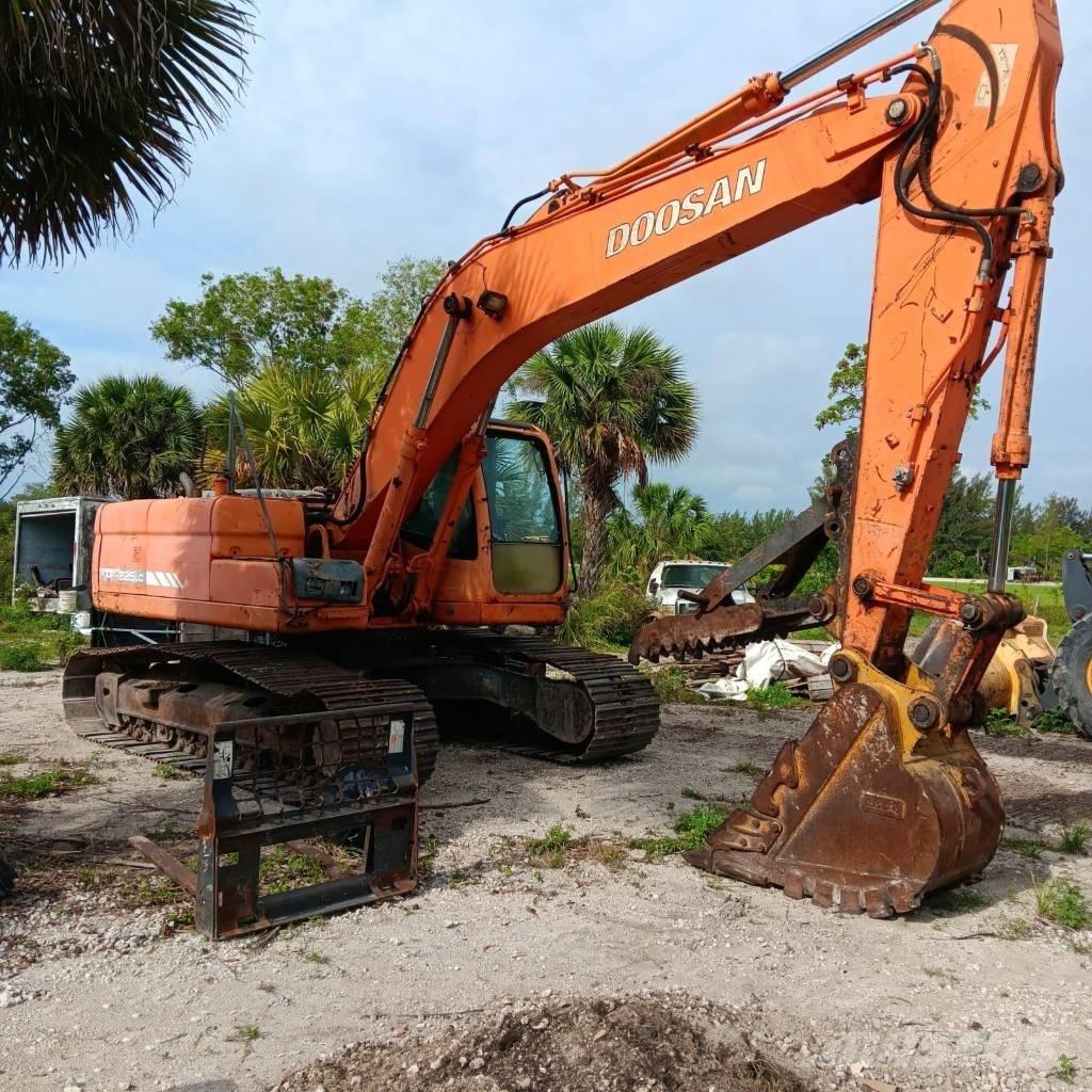 Doosan DX 225 LC Верижен екскаватор