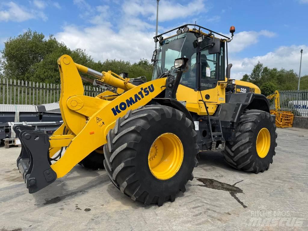 Komatsu WA320-7 Колесни товарачи