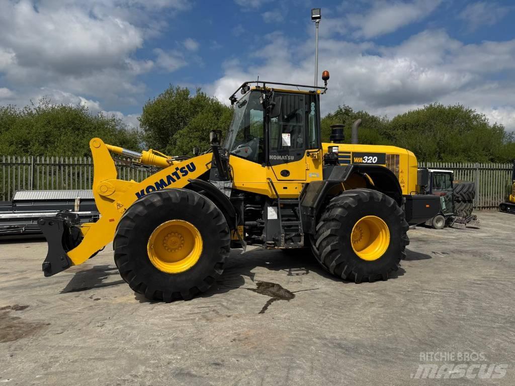 Komatsu WA320-7 Колесни товарачи