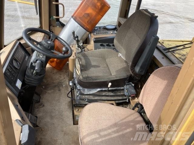 CAT 924 F Колесни товарачи