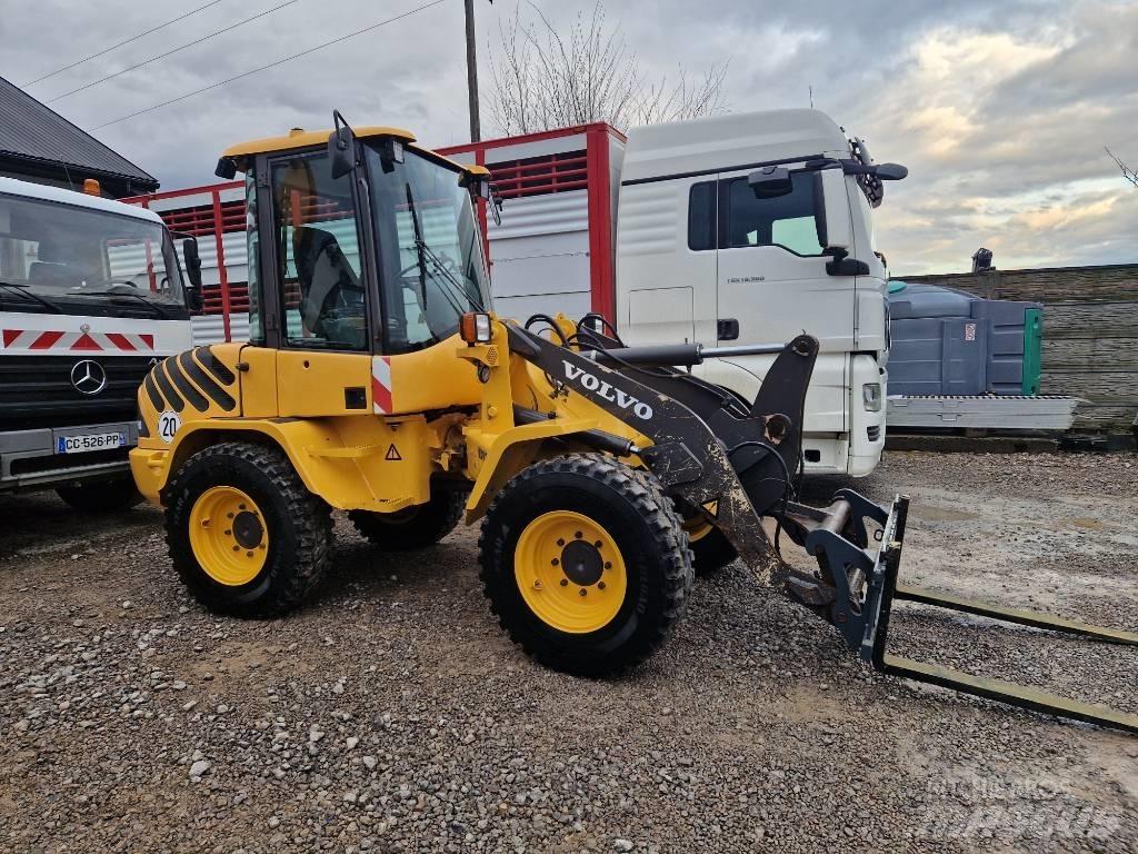 Volvo L 30 Колесни товарачи
