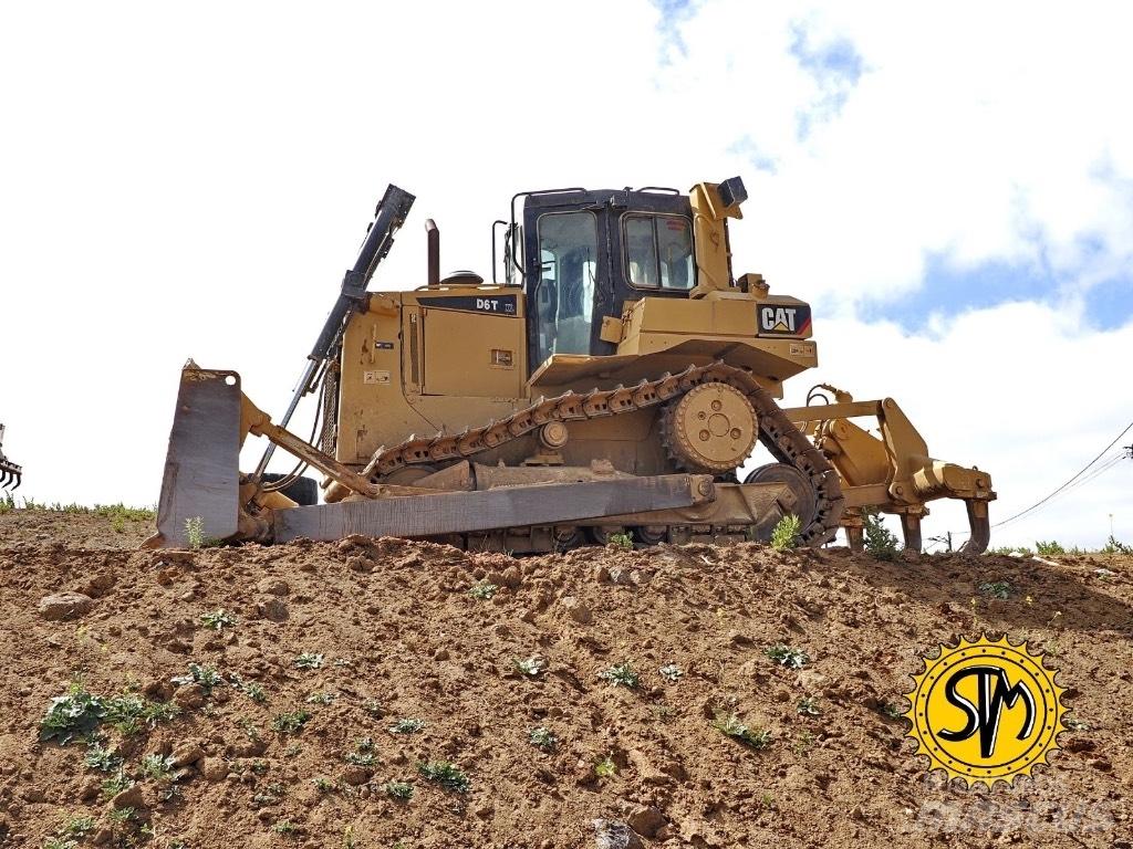 CAT D 6 T XL Верижни булдозери
