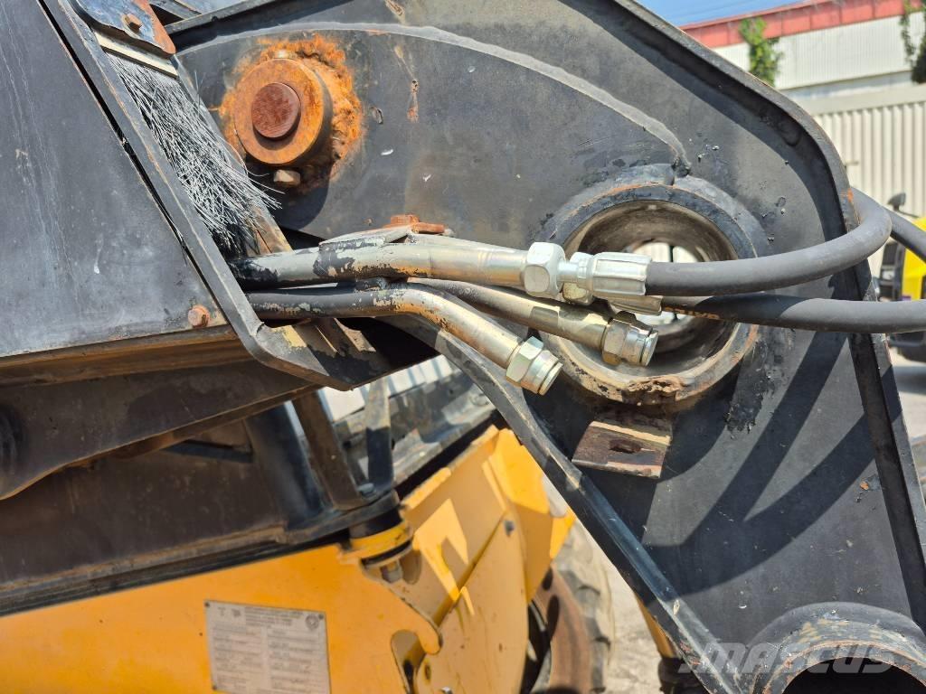 JCB 520 Телескопични товарачи