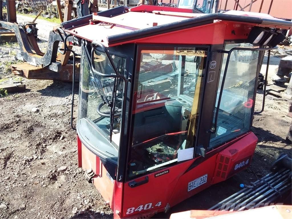 Komatsu 840.4 Кабина