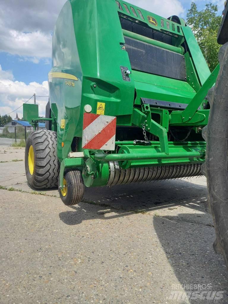 John Deere V451M Сламопреси за кръгли бали
