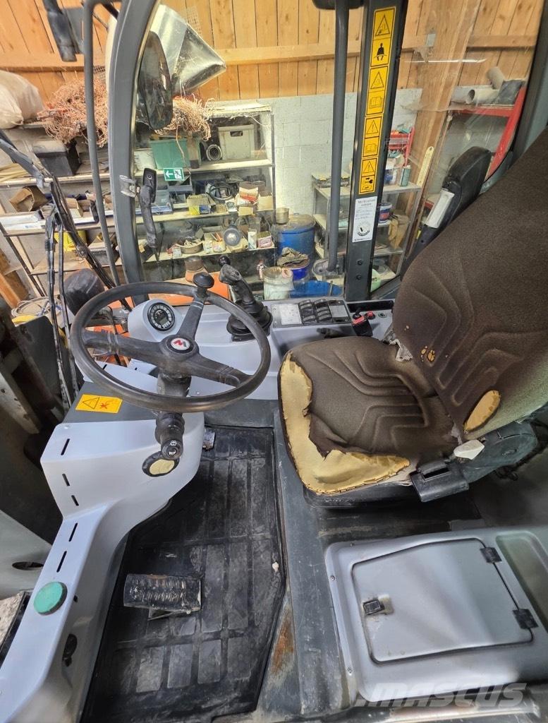 Wacker Neuson 850 Колесни товарачи