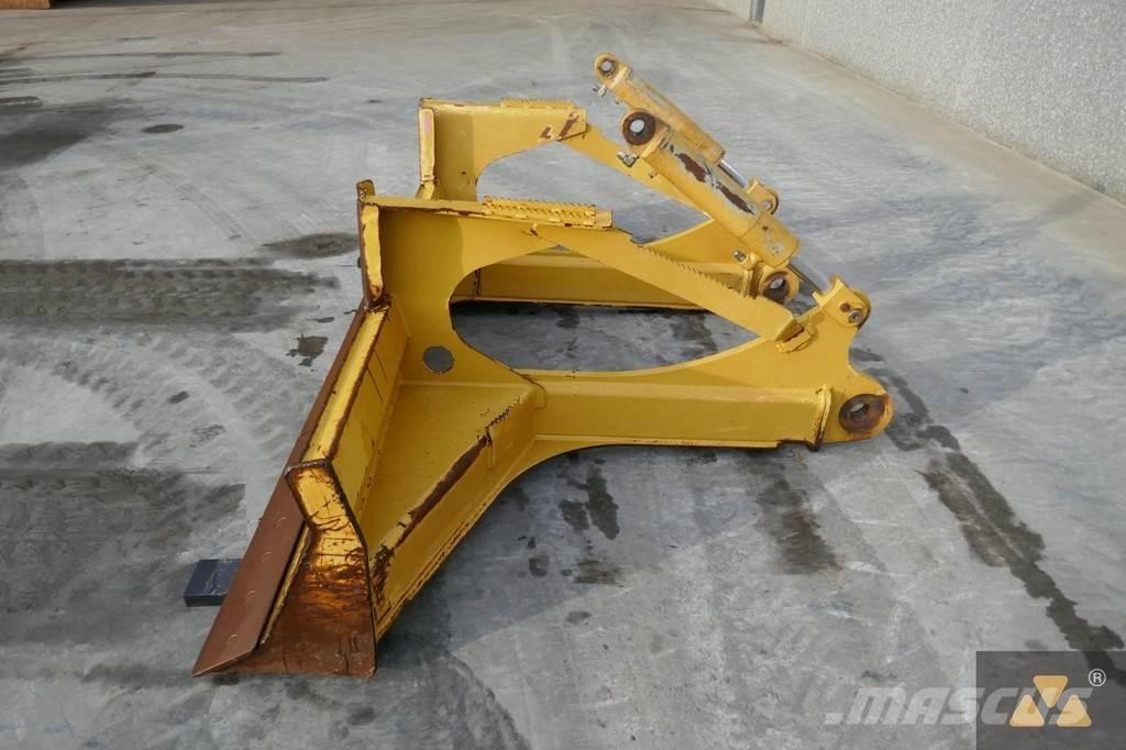 CAT Skidder blade Остриета