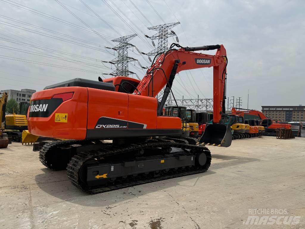 Doosan DX 225 LC-9C Верижен екскаватор