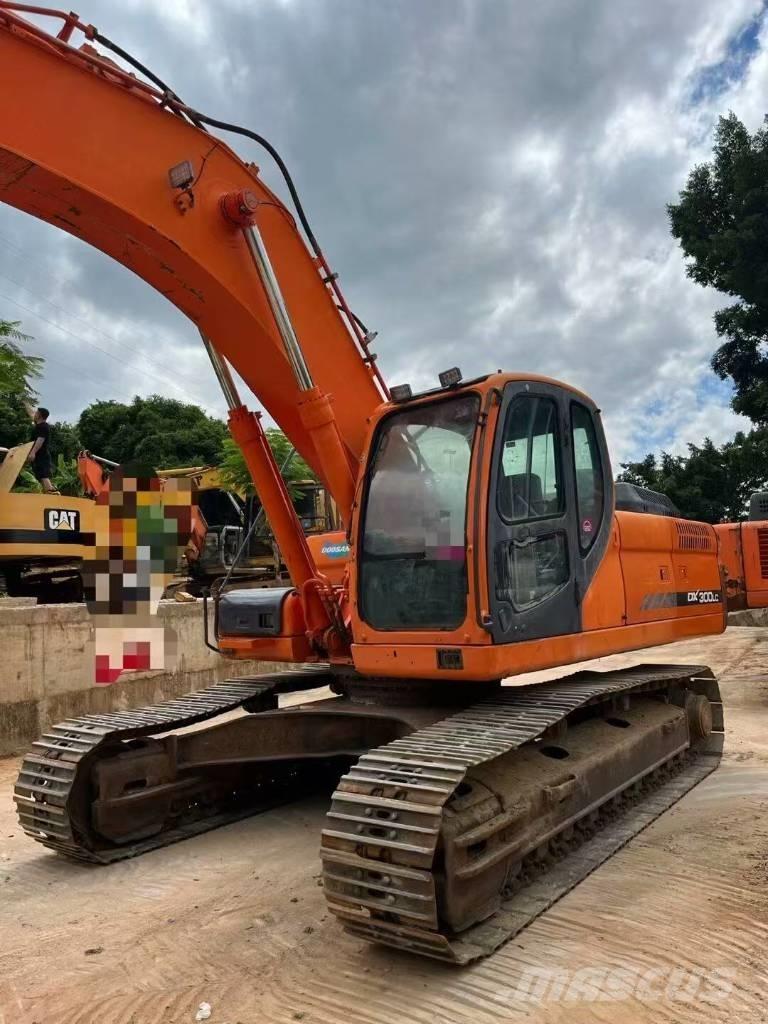 Doosan DX300 Верижен екскаватор
