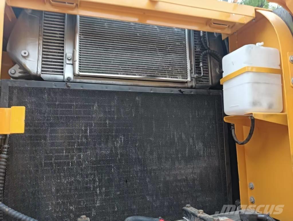 Hyundai 220LC-9T Верижен екскаватор