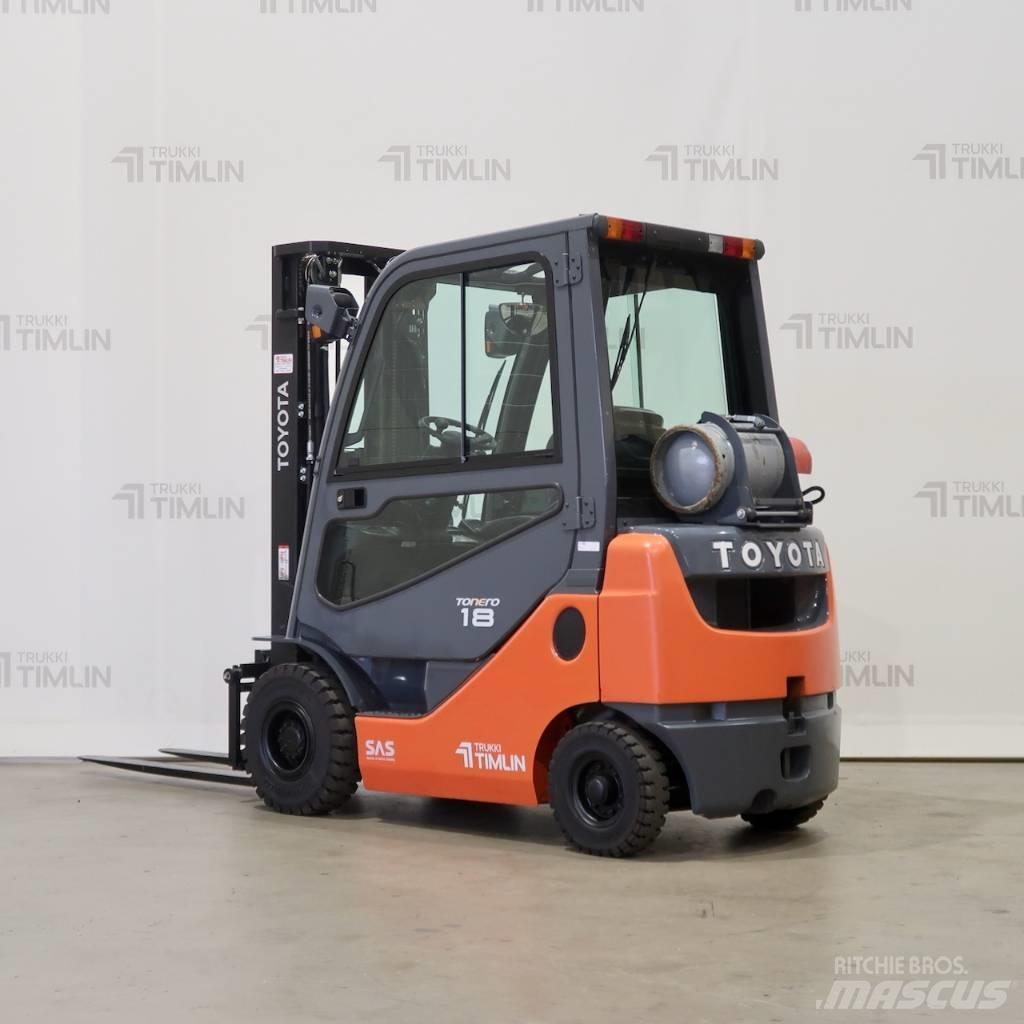 Toyota 02-8FGF18 Камиони с АГУ