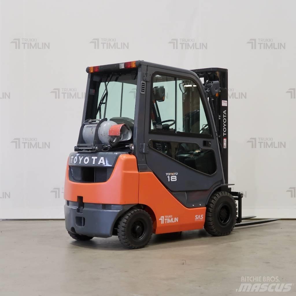 Toyota 02-8FGF18 Камиони с АГУ