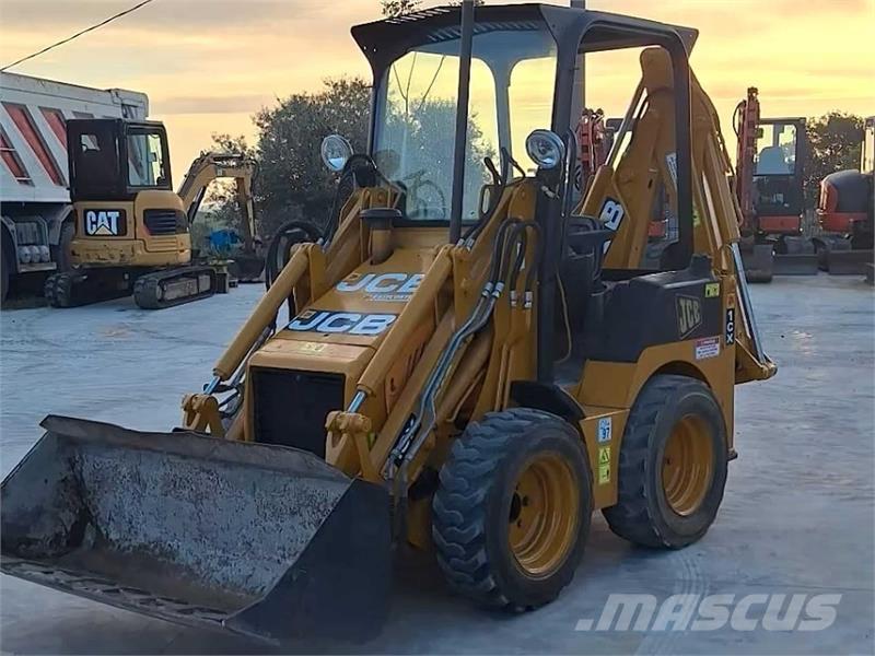 JCB 1CX Товарач със заден ексватор
