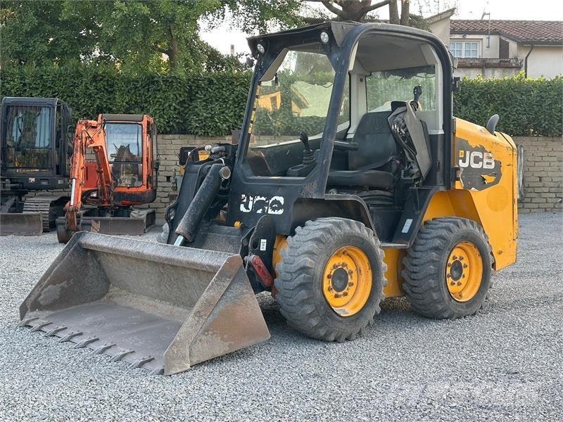 JCB 225 Мини товарачи
