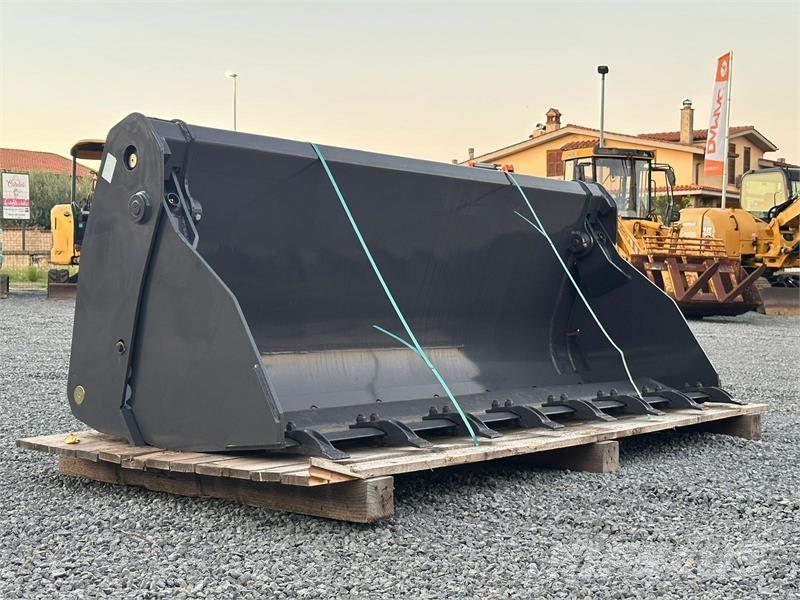 New Holland 220 Кофи