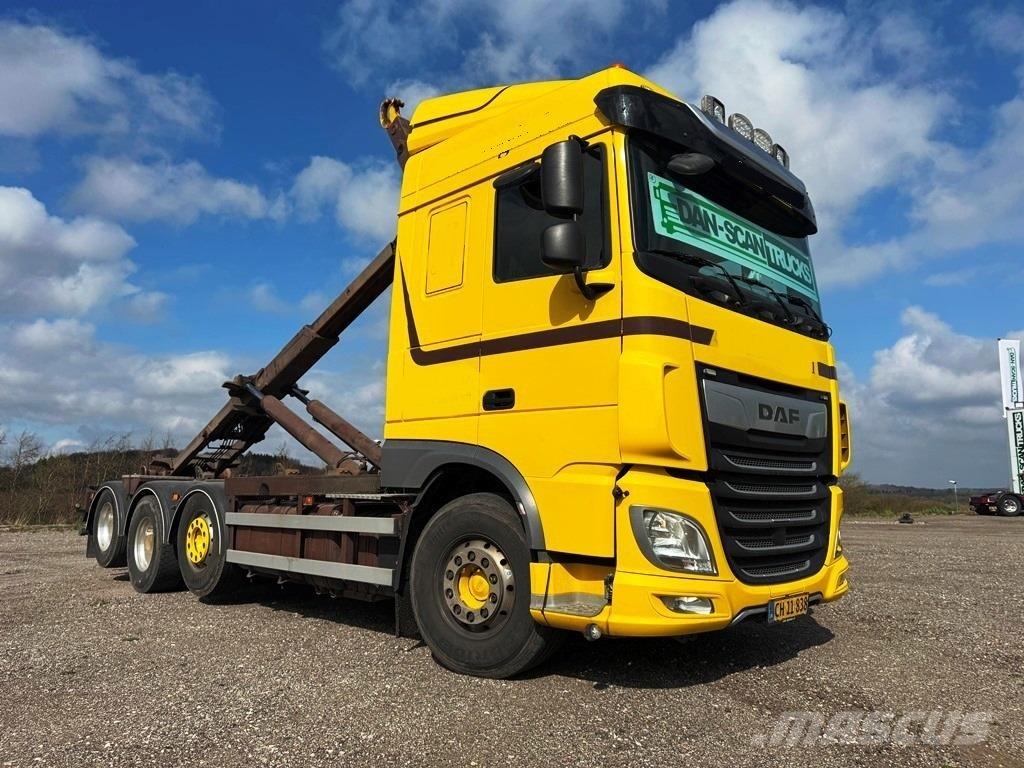 DAF XF 530 8x2-*4 Камиони с кран с кука