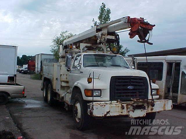 Altec D1000BR Камиони с подвижни сондажни кули