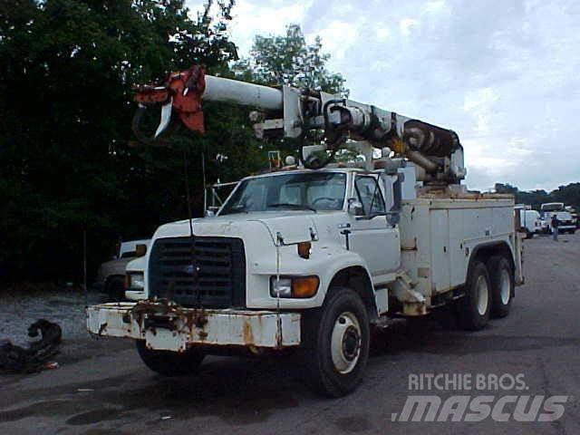 Altec D1000BR Камиони с подвижни сондажни кули