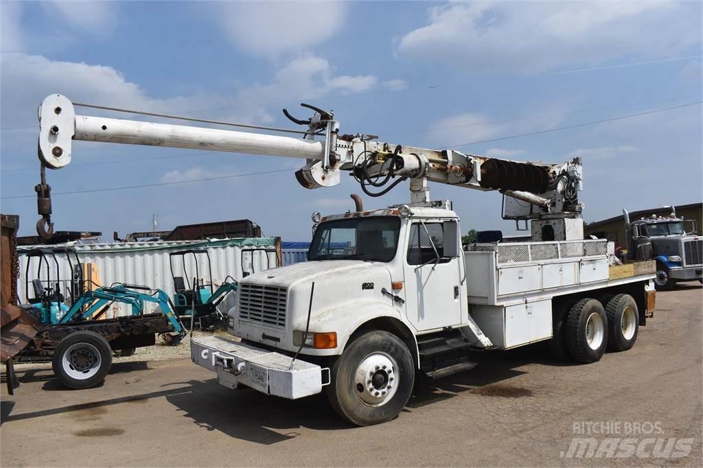 Altec D1090TR Камиони с подвижни сондажни кули