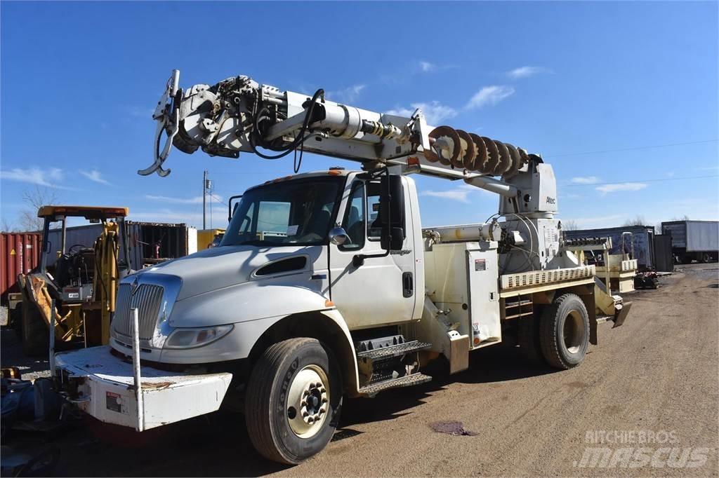 Altec D2045TR Камиони с подвижни сондажни кули