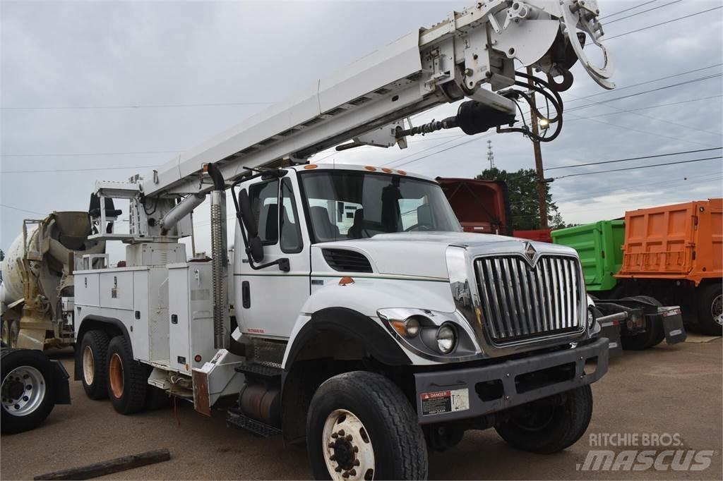 Altec D3060ATR Камиони с подвижни сондажни кули