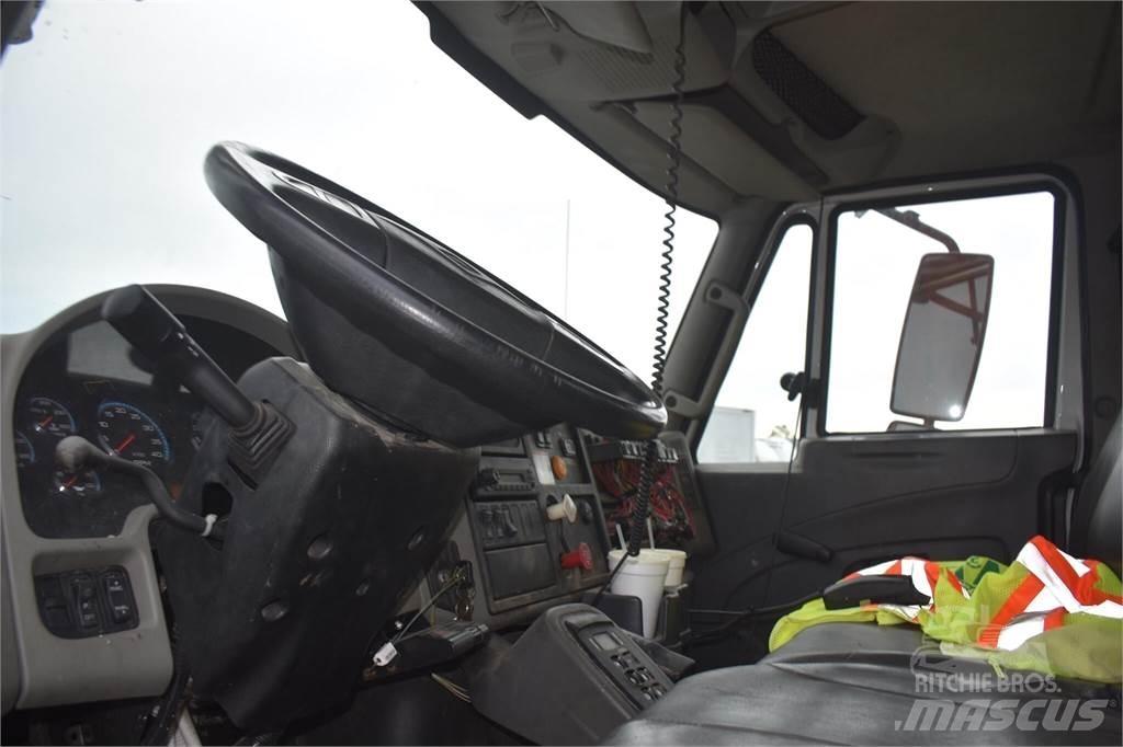 Altec D3060ATR Камиони с подвижни сондажни кули