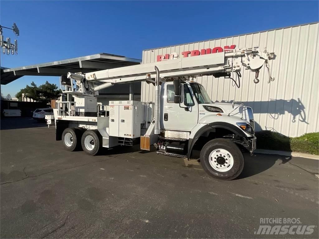 Altec D3060ATR Камиони с подвижни сондажни кули