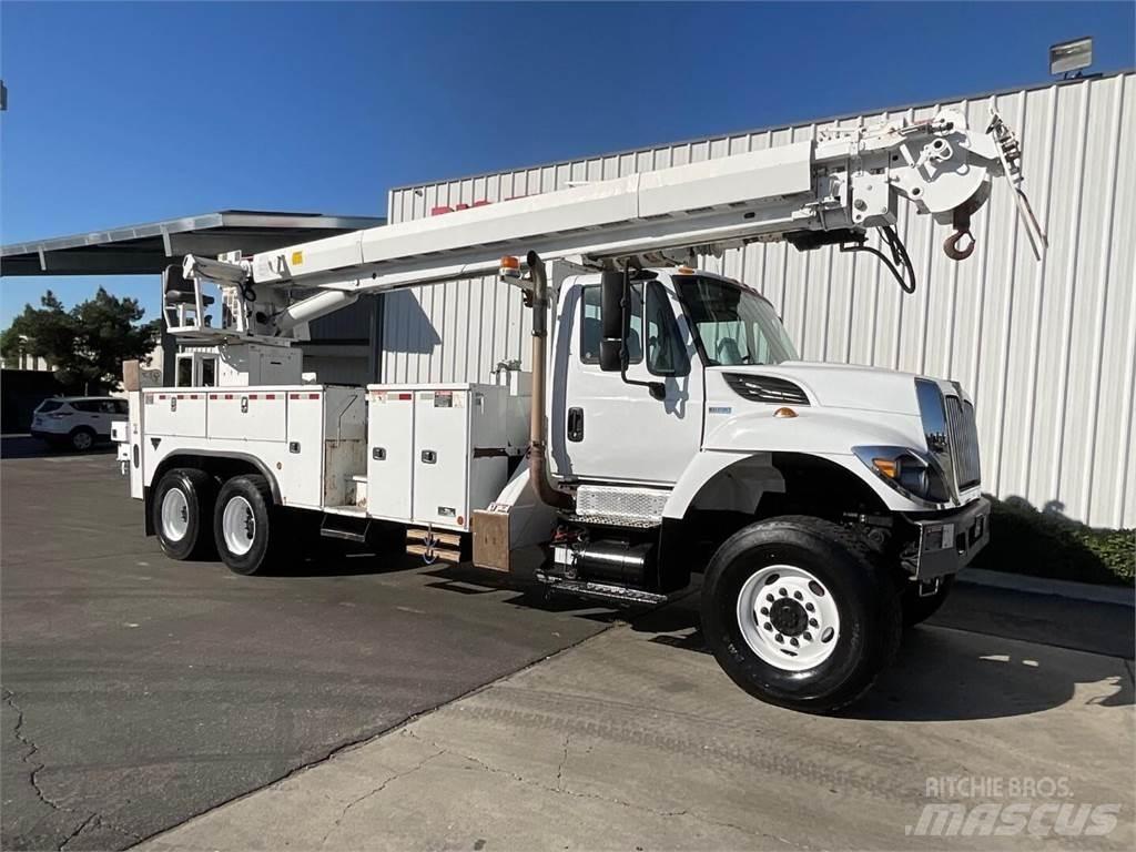 Altec D4065BTR Камиони с подвижни сондажни кули