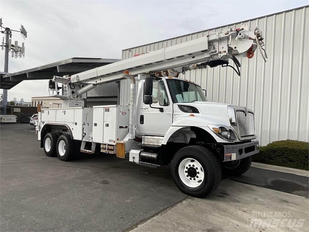 Altec D4065BTR Камиони с подвижни сондажни кули