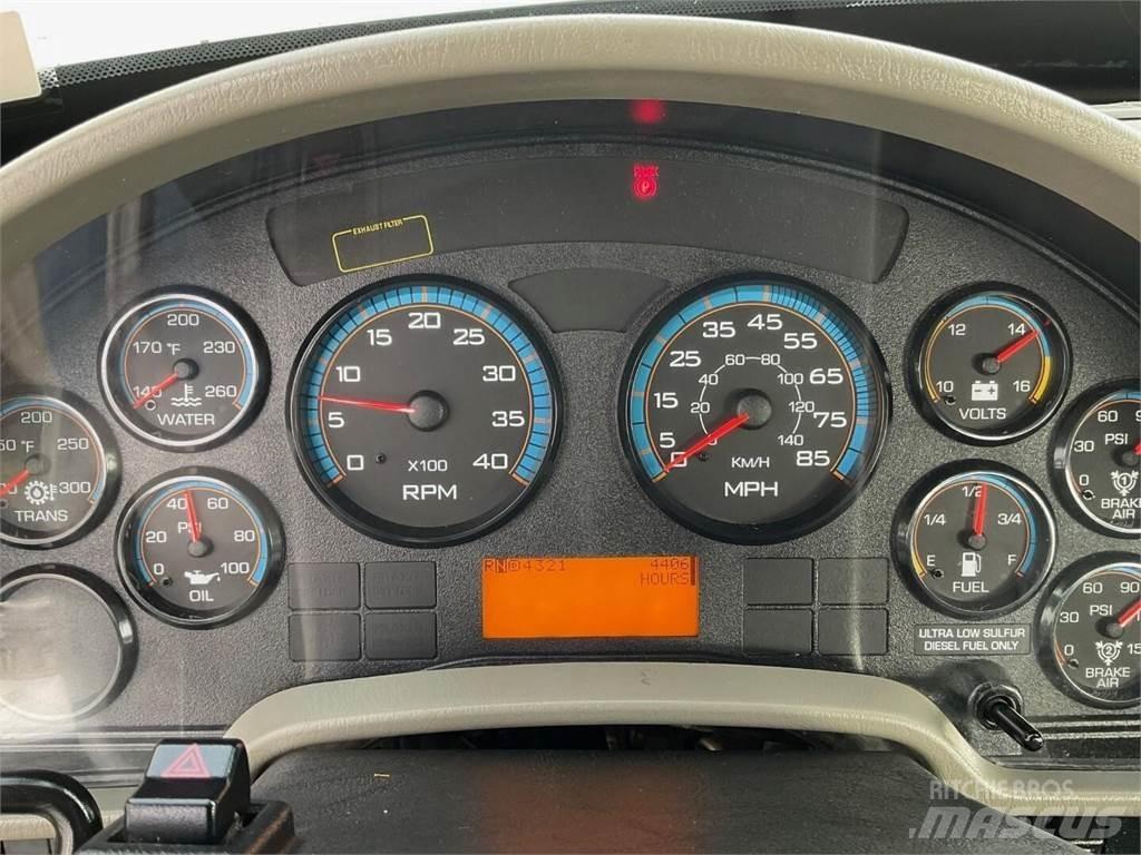 Altec D4065BTR Камиони с подвижни сондажни кули