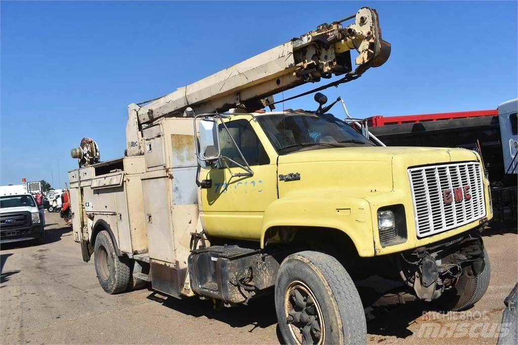Altec D842ATR Камиони с подвижни сондажни кули