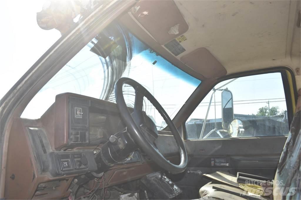 Altec D842ATR Камиони с подвижни сондажни кули