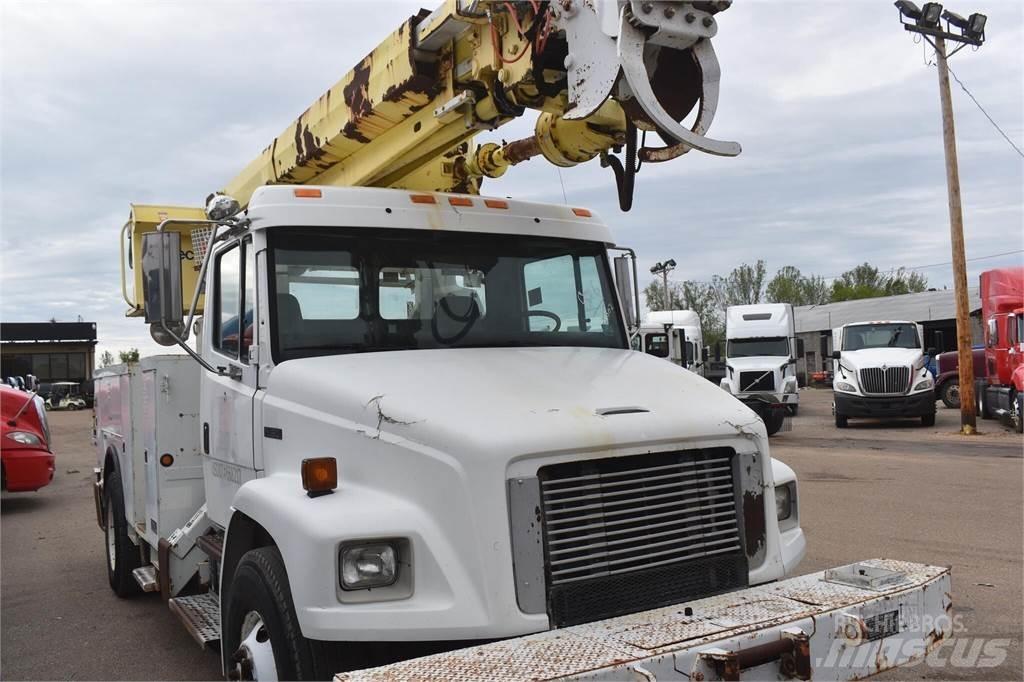 Altec D945TR Камиони с подвижни сондажни кули