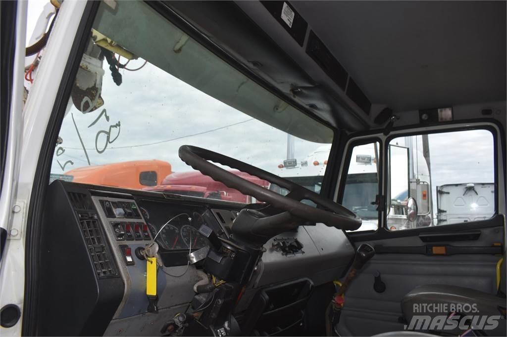Altec D945TR Камиони с подвижни сондажни кули