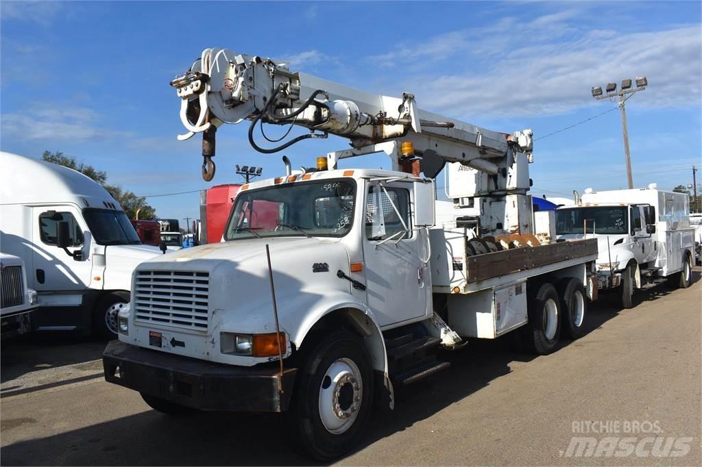 Altec D947TR Камиони с подвижни сондажни кули