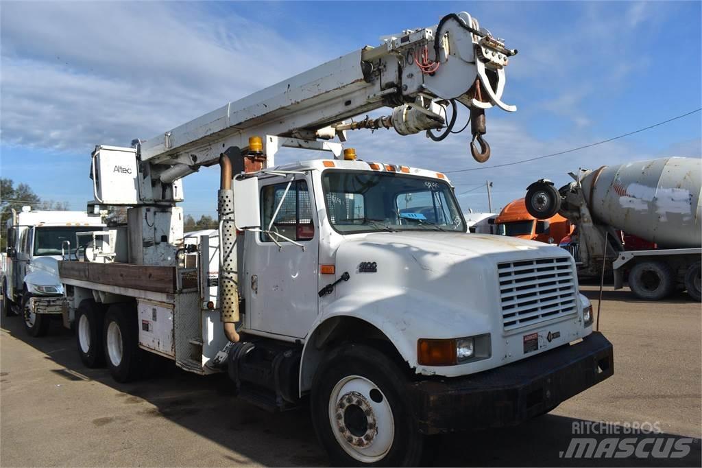 Altec D947TR Камиони с подвижни сондажни кули