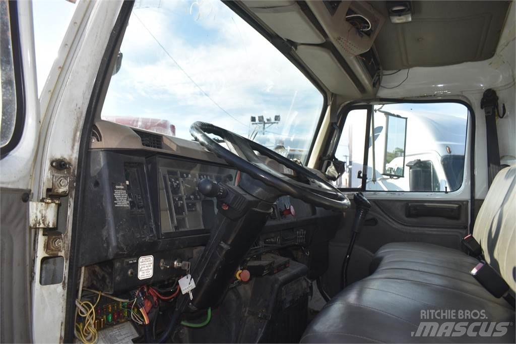 Altec D947TR Камиони с подвижни сондажни кули