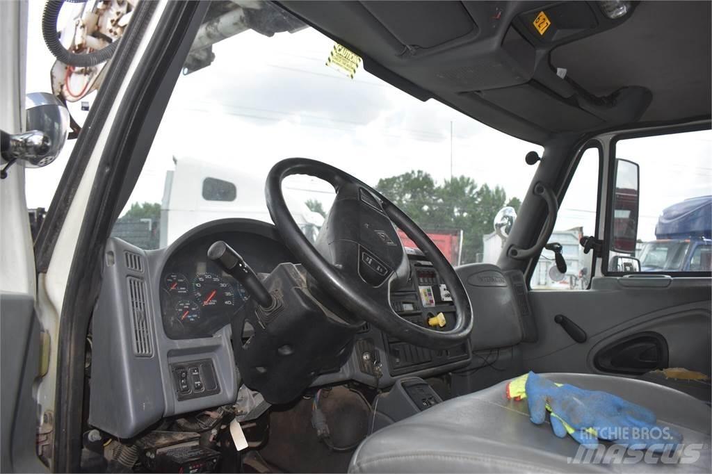 Altec DM45TR Камиони с подвижни сондажни кули