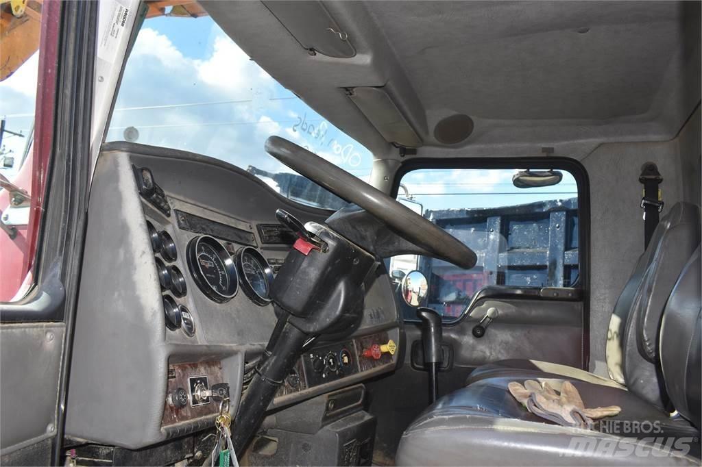 Altec DM47T Камиони с подвижни сондажни кули