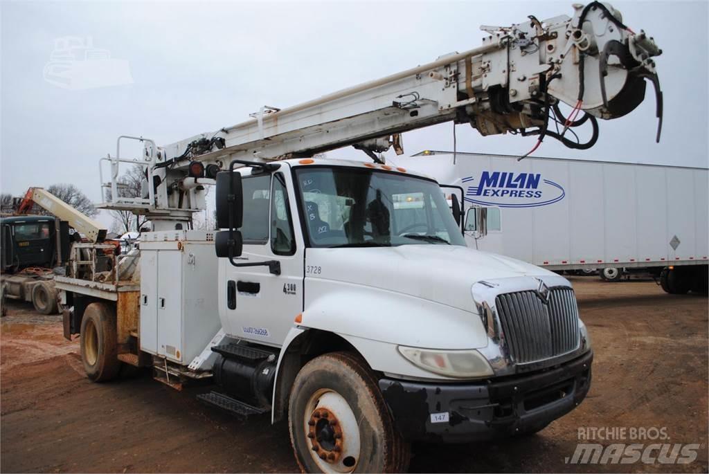 Altec DM47TR Камиони с подвижни сондажни кули