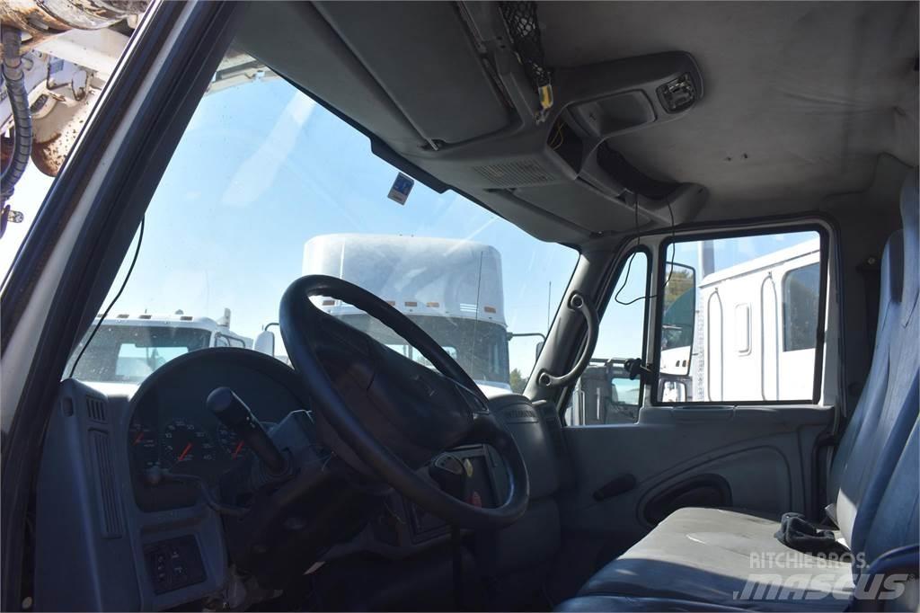 Altec DM47TR Камиони с подвижни сондажни кули