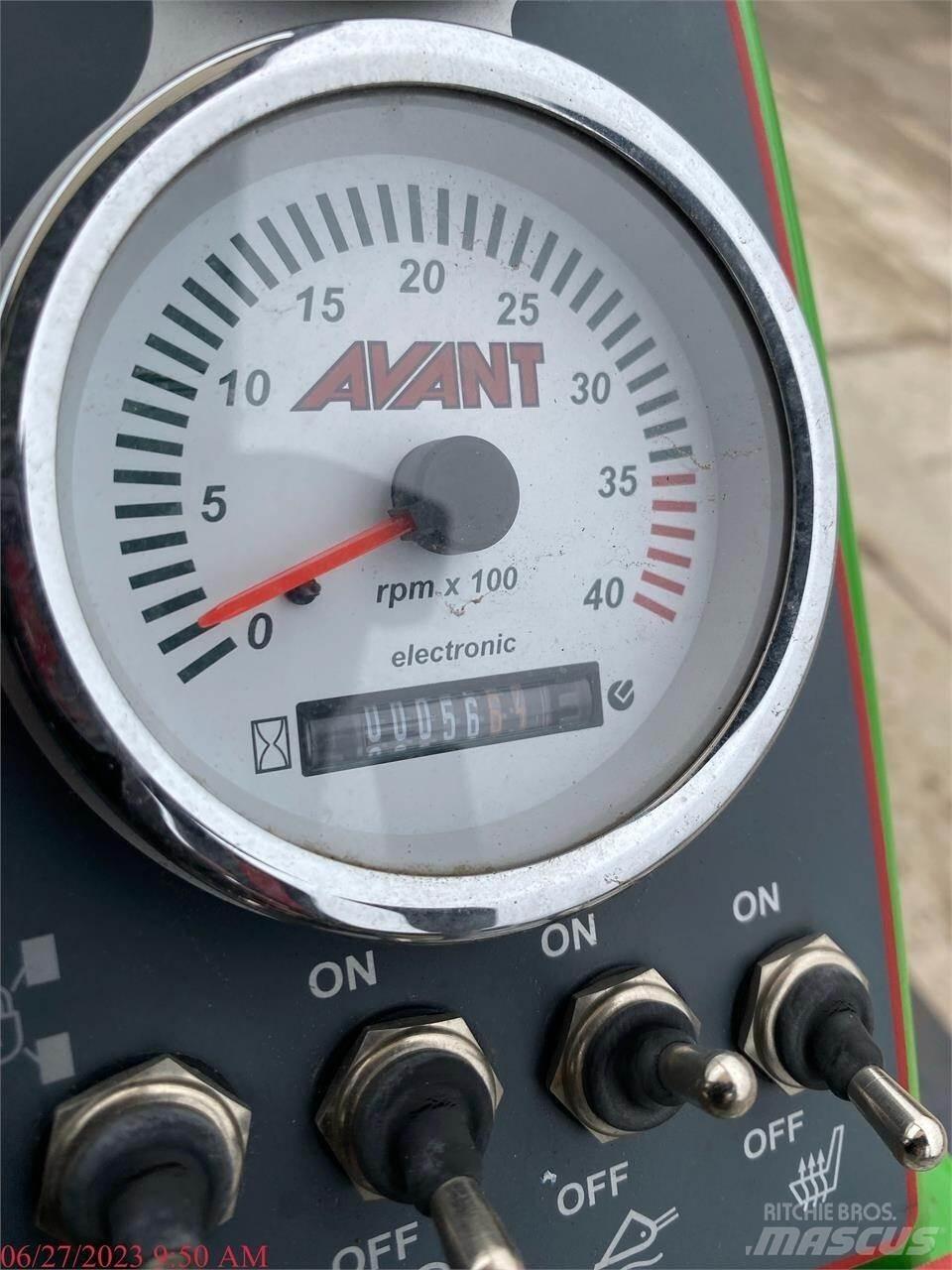 Avant 528 Колесни товарачи