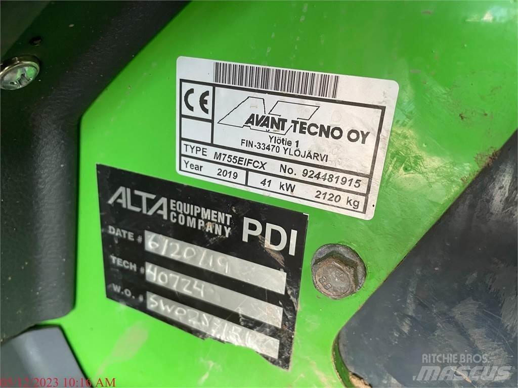 Avant 755I Колесни товарачи