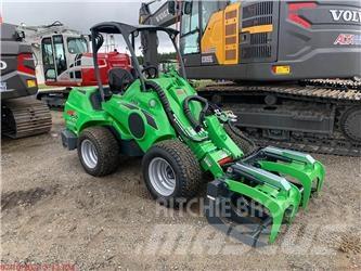 Avant 755I Колесни товарачи