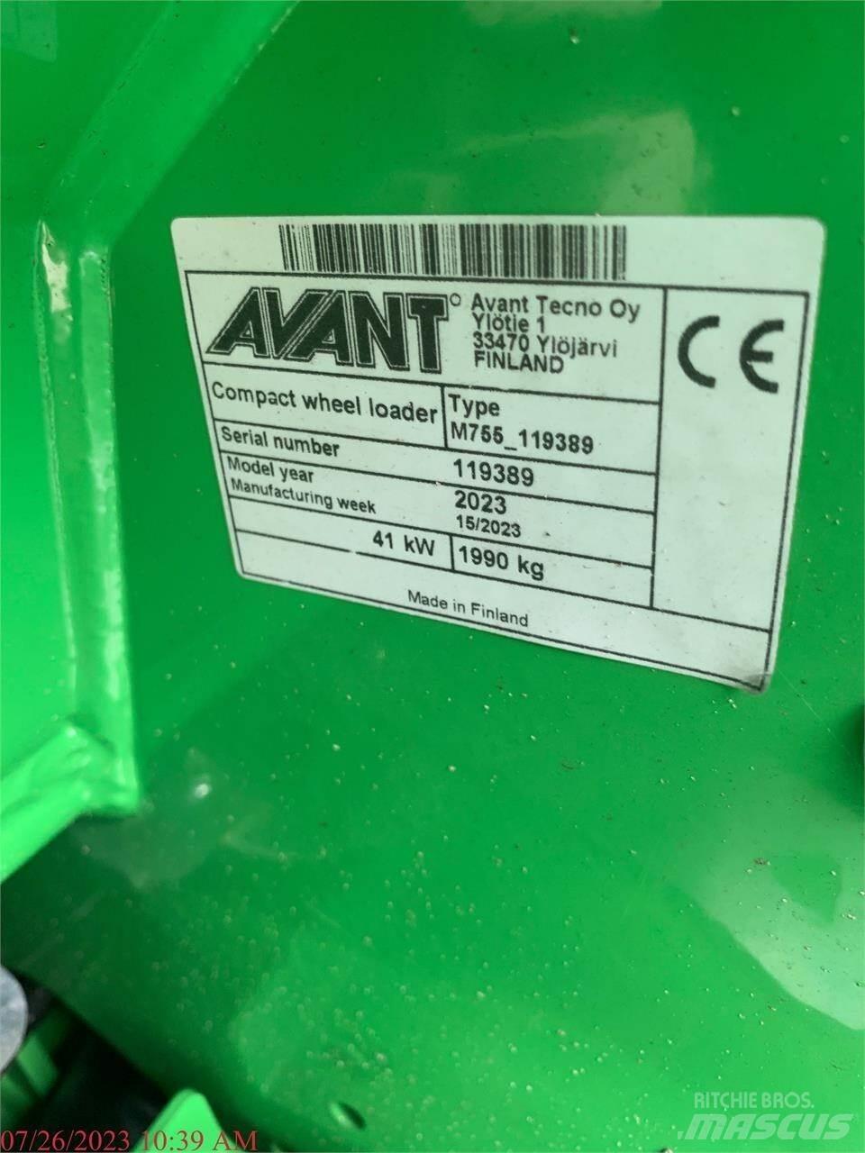 Avant 755I Колесни товарачи