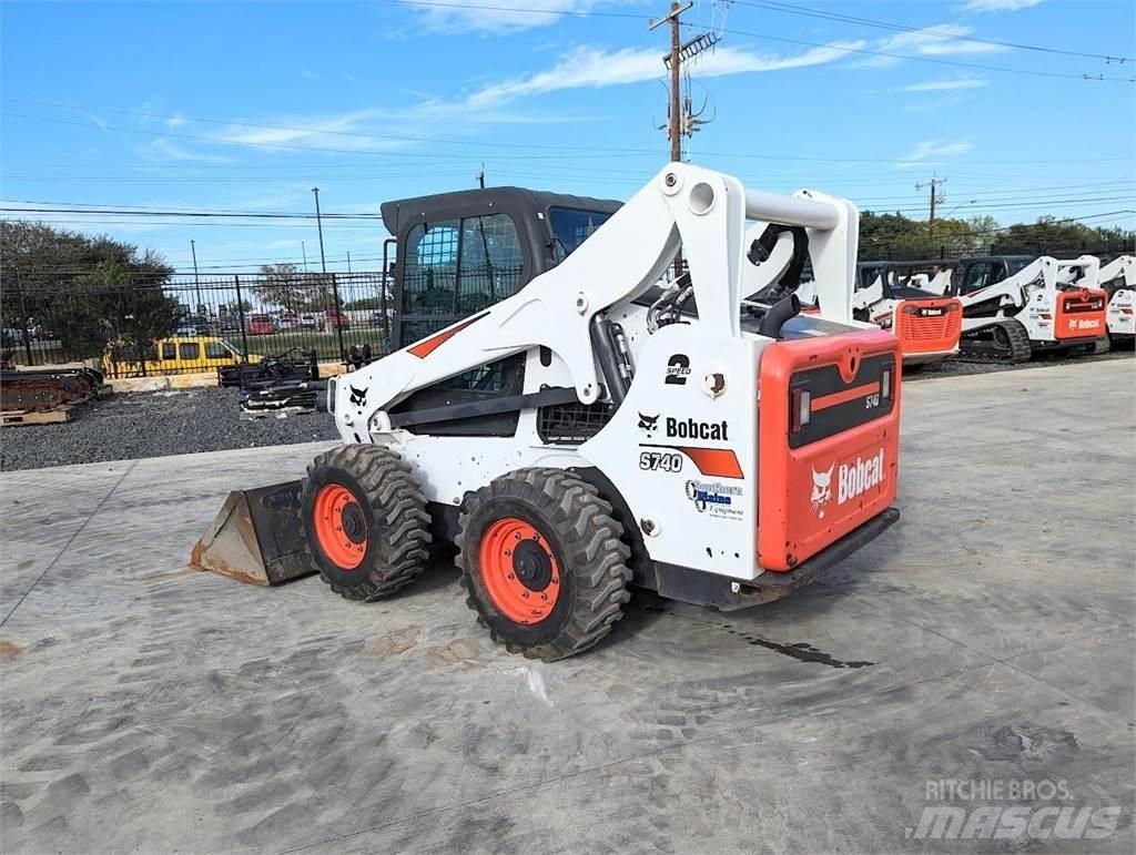 Bobcat S740 Мини товарачи
