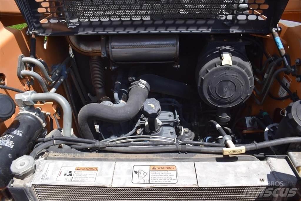 CASE SR200 Мини товарачи
