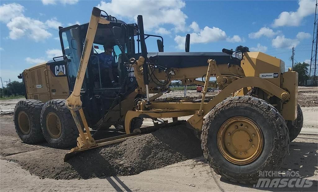 CAT 120M2 AWD Грейдери