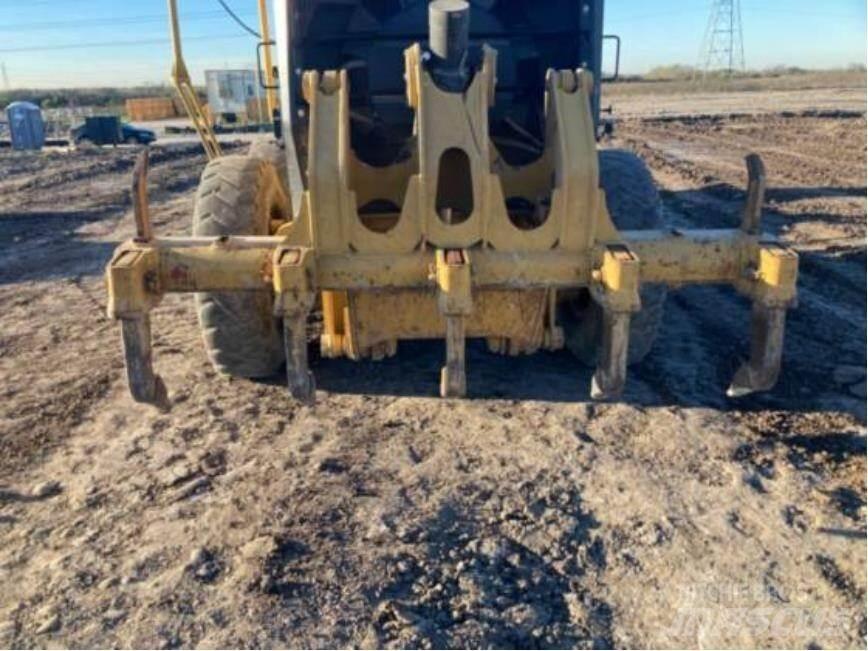 CAT 140M2 Грейдери
