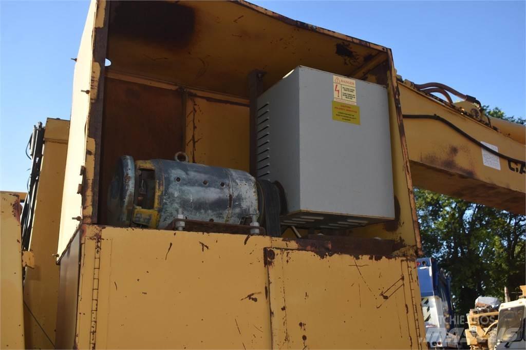 CAT 215B LC Верижен екскаватор